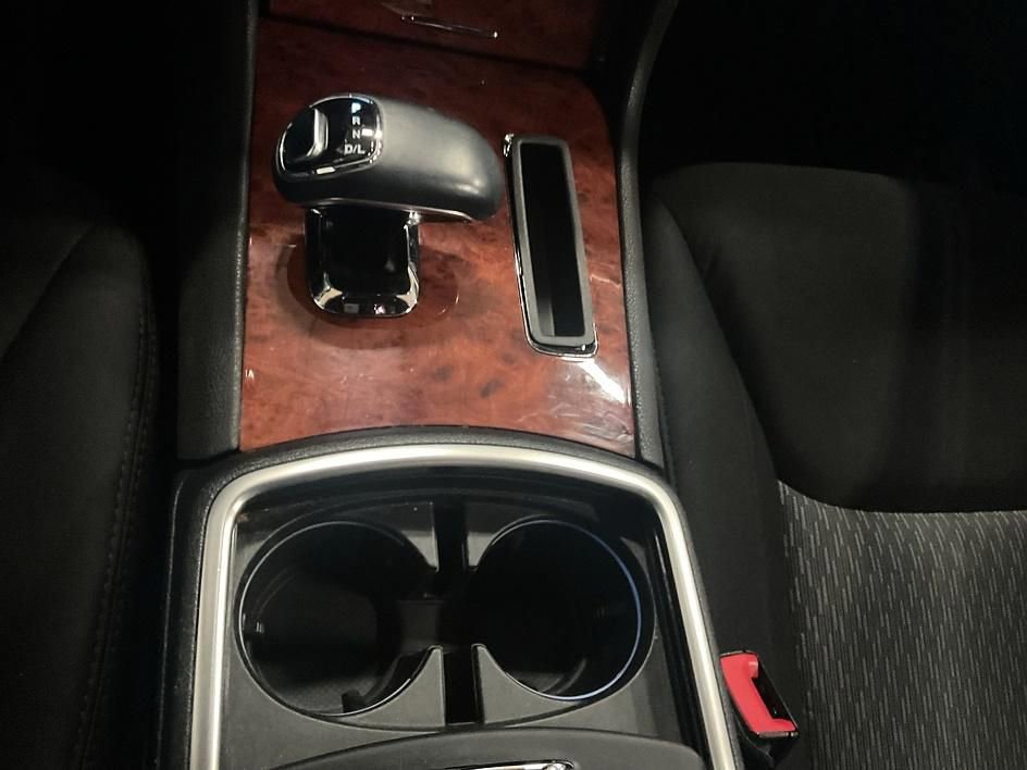 Used 2012 Chrysler 300 RWD image 21