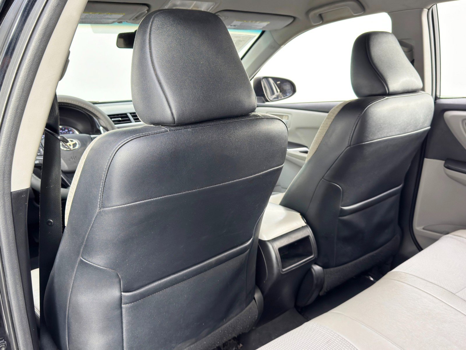 Used 2016 Toyota Camry SE image 26