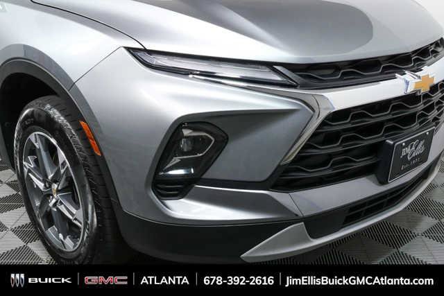 Used 2025 Chevrolet Blazer LT FWD image 34