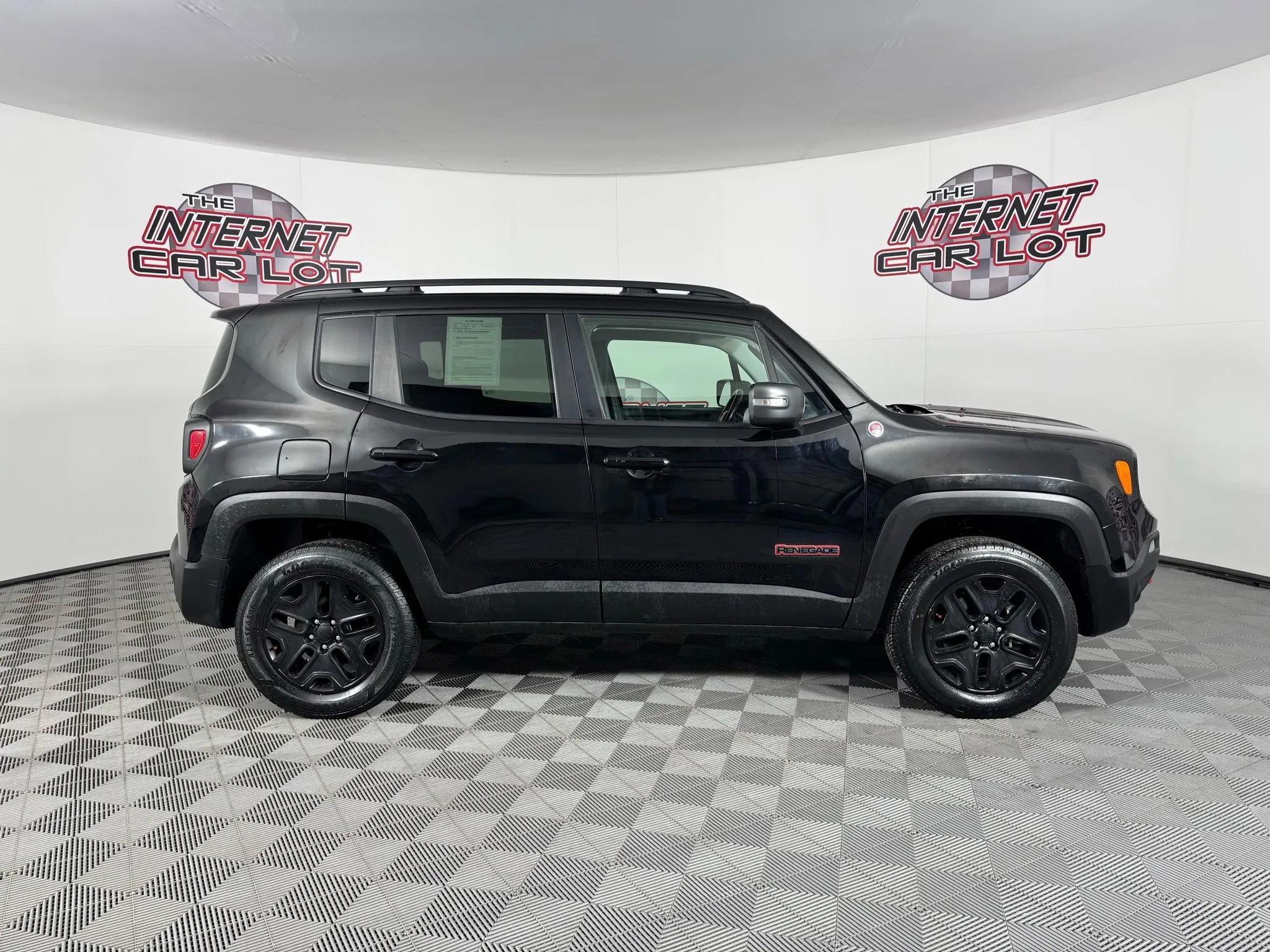 Used 2018 Jeep Renegade Trailhawk w/ Cold Weather Group II AWD/4WD image 8