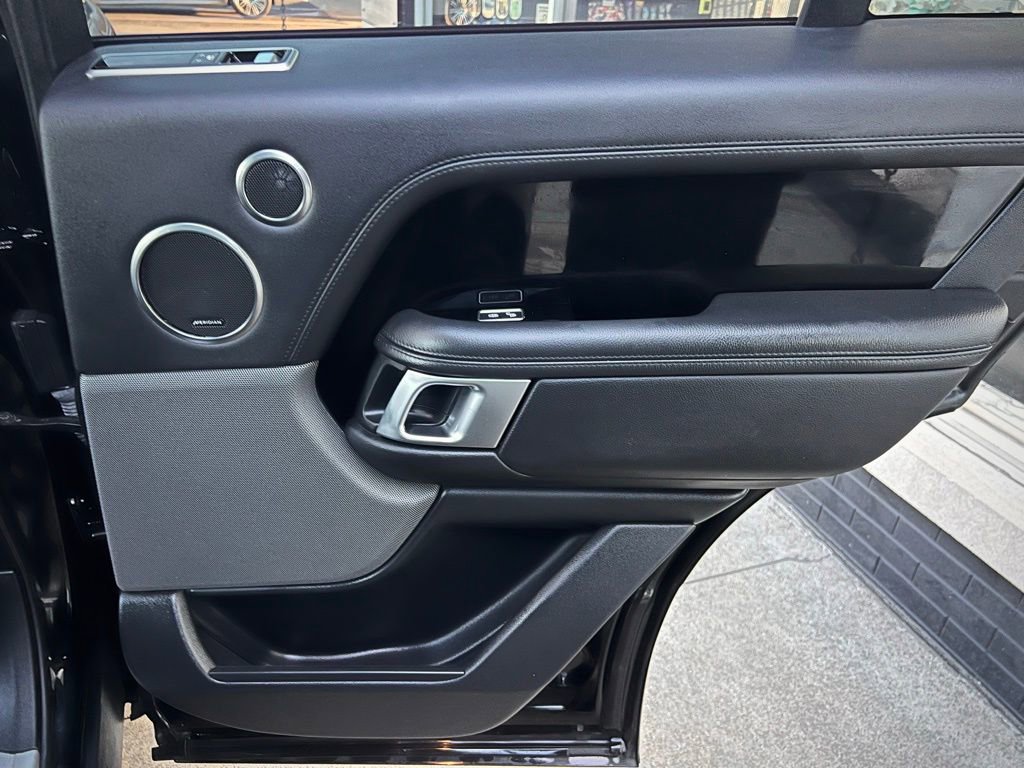 Used 2019 Land Rover Range Rover image 33