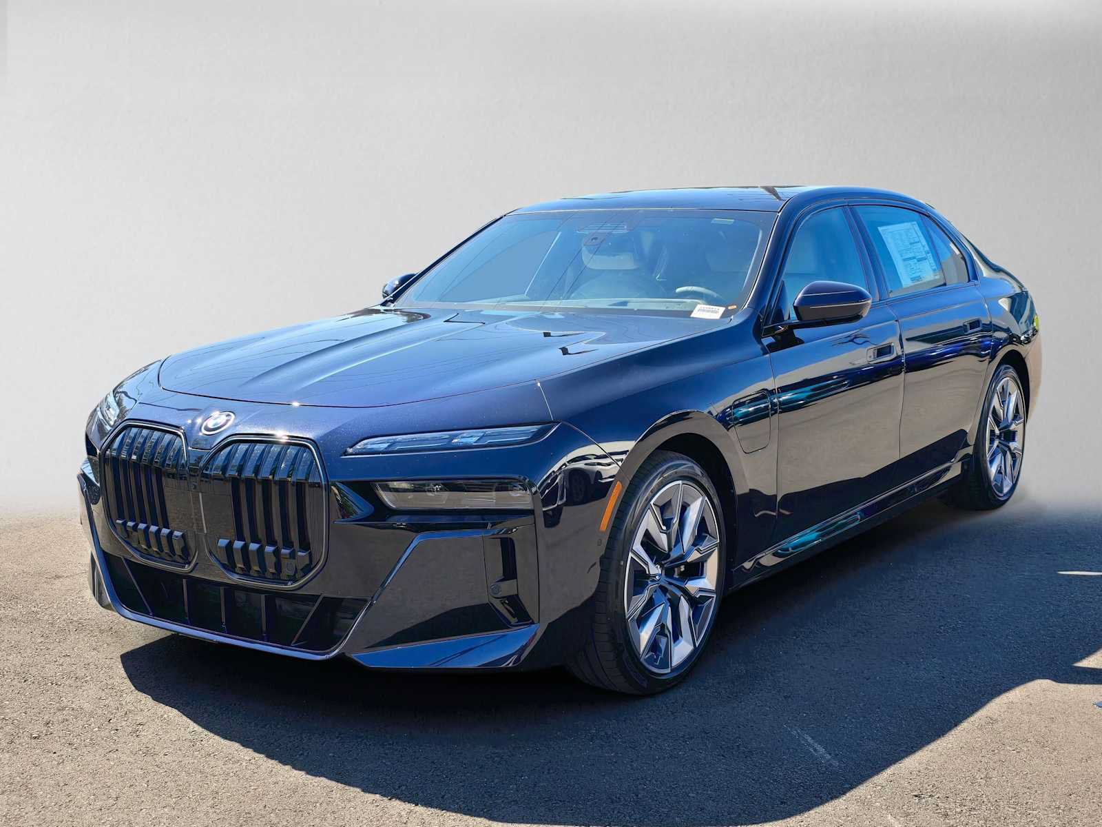 Used 2025 BMW 750e xDrive w/ Executive Package AWD/4WD image 8