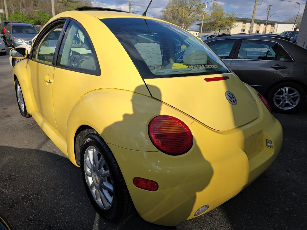 Used 2004 Volkswagen Beetle GLS FWD image 4