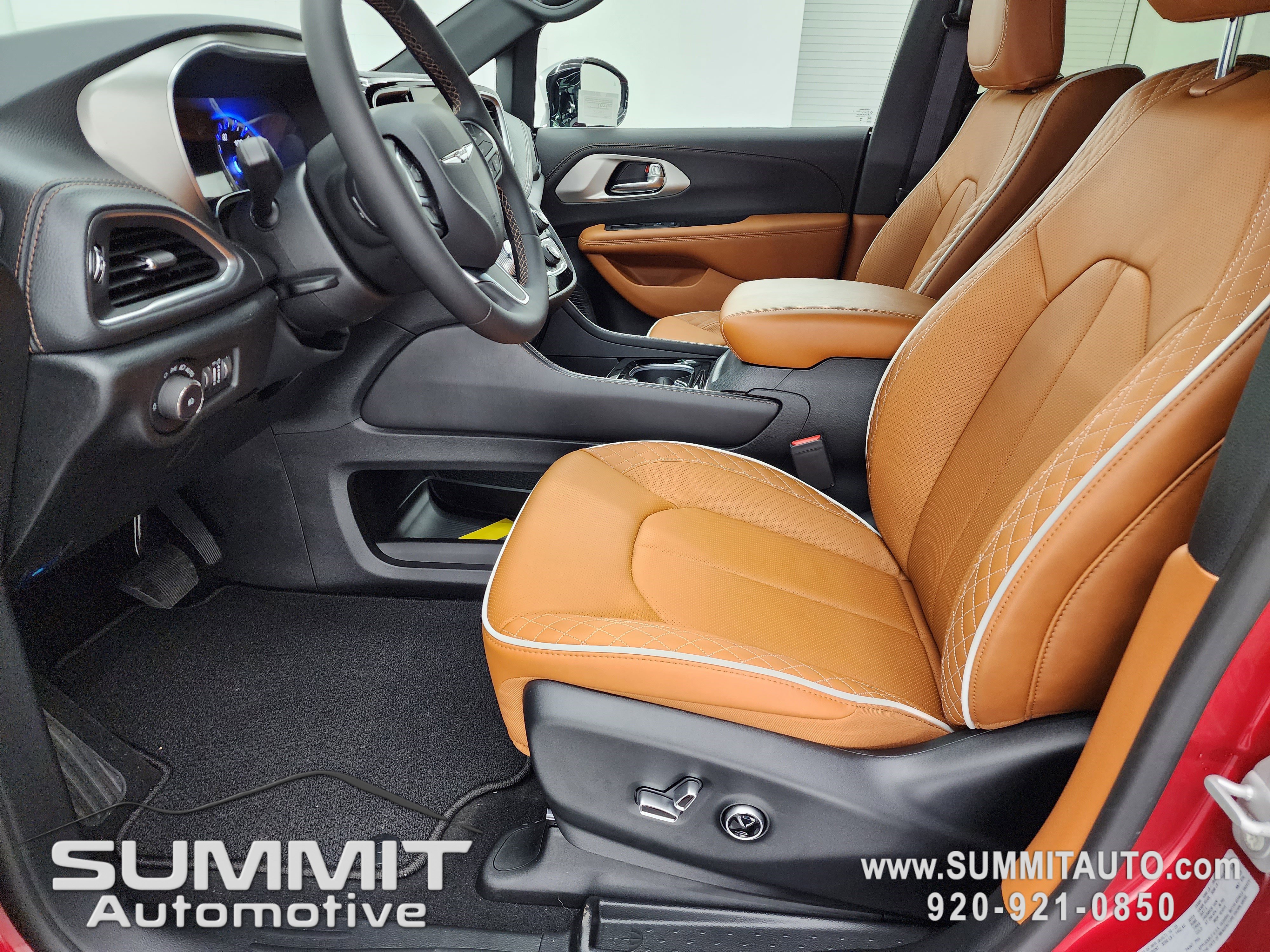 New 2026 Chrysler Pacifica Pinnacle w/ Trailer Tow Group image 8