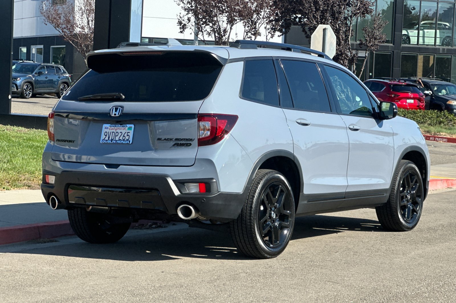 Certified 2025 Honda Passport Black Edition image 4