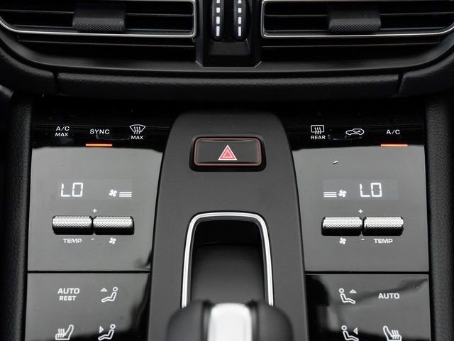 Certified 2025 Porsche Macan image 20