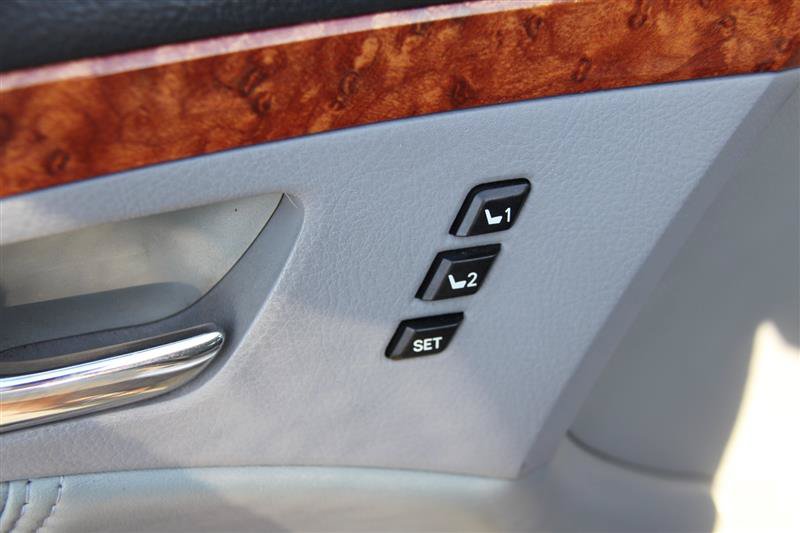 Used 2006 Toyota Avalon Limited FWD image 17