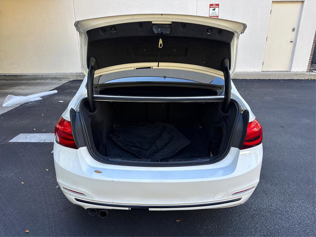Used 2018 BMW 330i Sedan RWD image 13