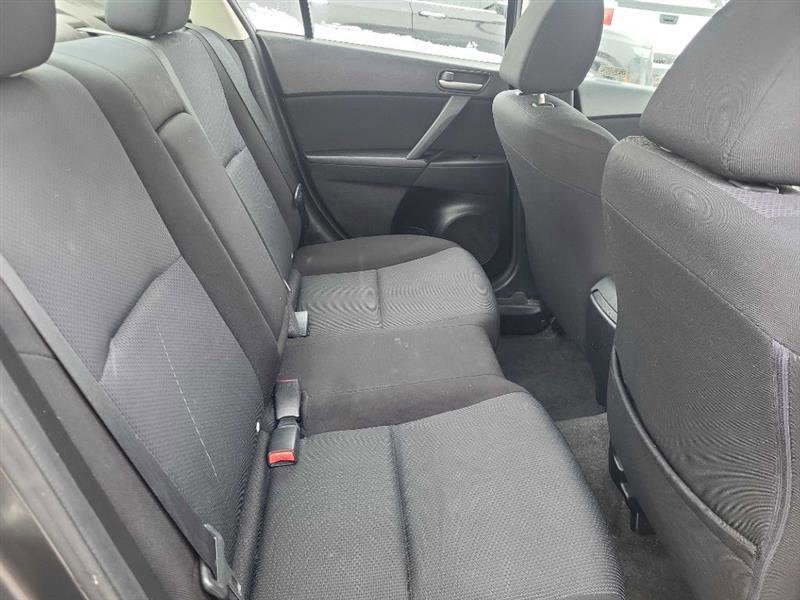 Used 2010 MAZDA MAZDA3 i Touring FWD image 11