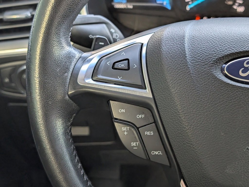 Used 2017 Ford Edge Titanium w/ Technology Package image 23