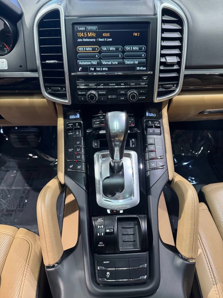 Used 2015 Porsche Cayenne Diesel AWD/4WD image 23