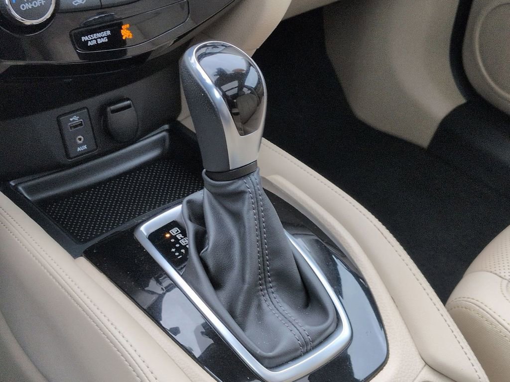 Used 2017 Nissan Rogue SL w/ SL Premium Package image 15