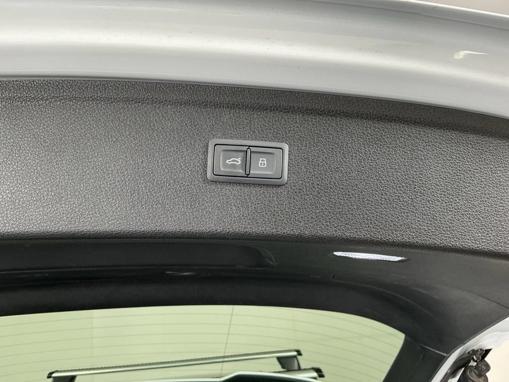 Used 2022 Audi Q5 2.0T Premium w/ Convenience Package AWD/4WD image 31