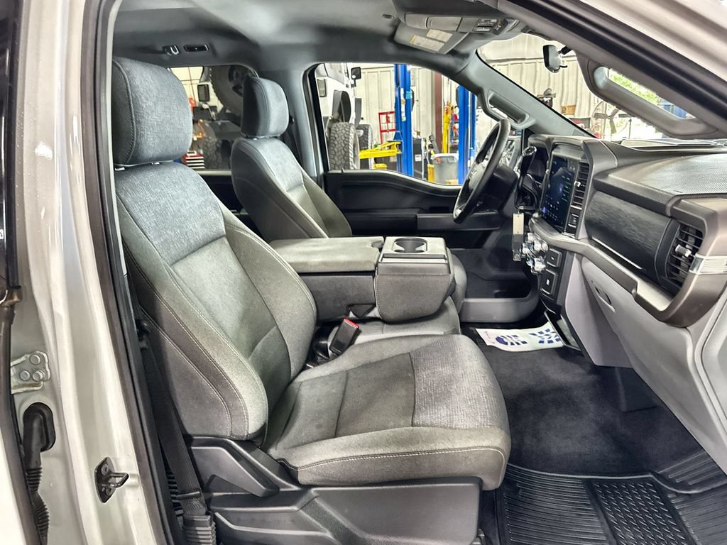Used 2025 Ford F150 XLT w/ Equipment Group 301A Standard RWD image 30