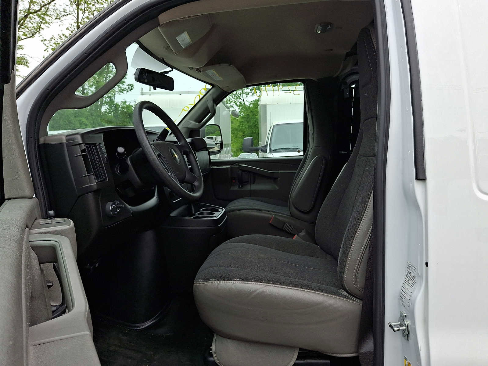 Used 2024 Chevrolet Express 2500 w/ Driver Convenience Package RWD image 14