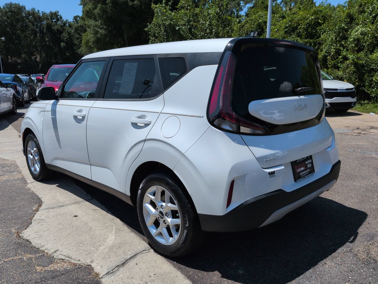 Certified 2023 Kia Soul LX w/ LX Technology Package FWD image 7