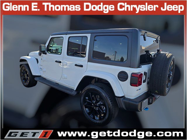 Used 2023 Jeep Wrangler Sahara w/ Cold Weather Group image 7