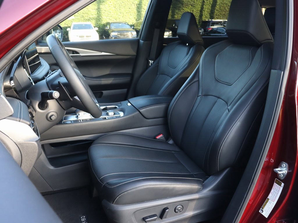Certified 2025 INFINITI QX60 Luxe image 16