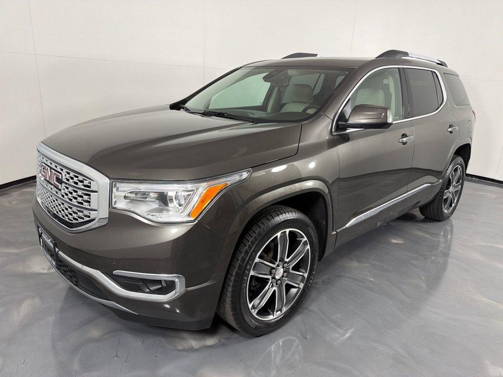Used 2019 GMC Acadia Denali w/ Technology Package AWD/4WD image 9
