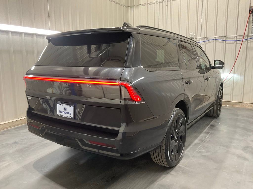 Used 2025 Lincoln Navigator Black Label image 27