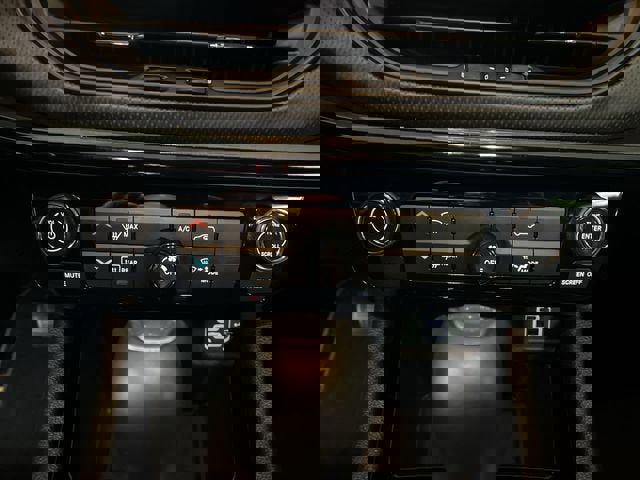 Used 2024 Jeep Compass Latitude w/ Altitude Special Edition image 17