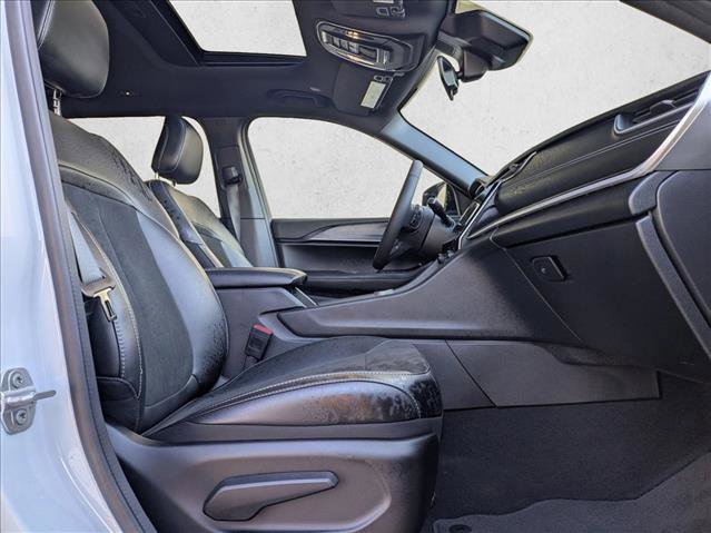 Used 2025 Jeep Grand Cherokee L Altitude RWD image 19