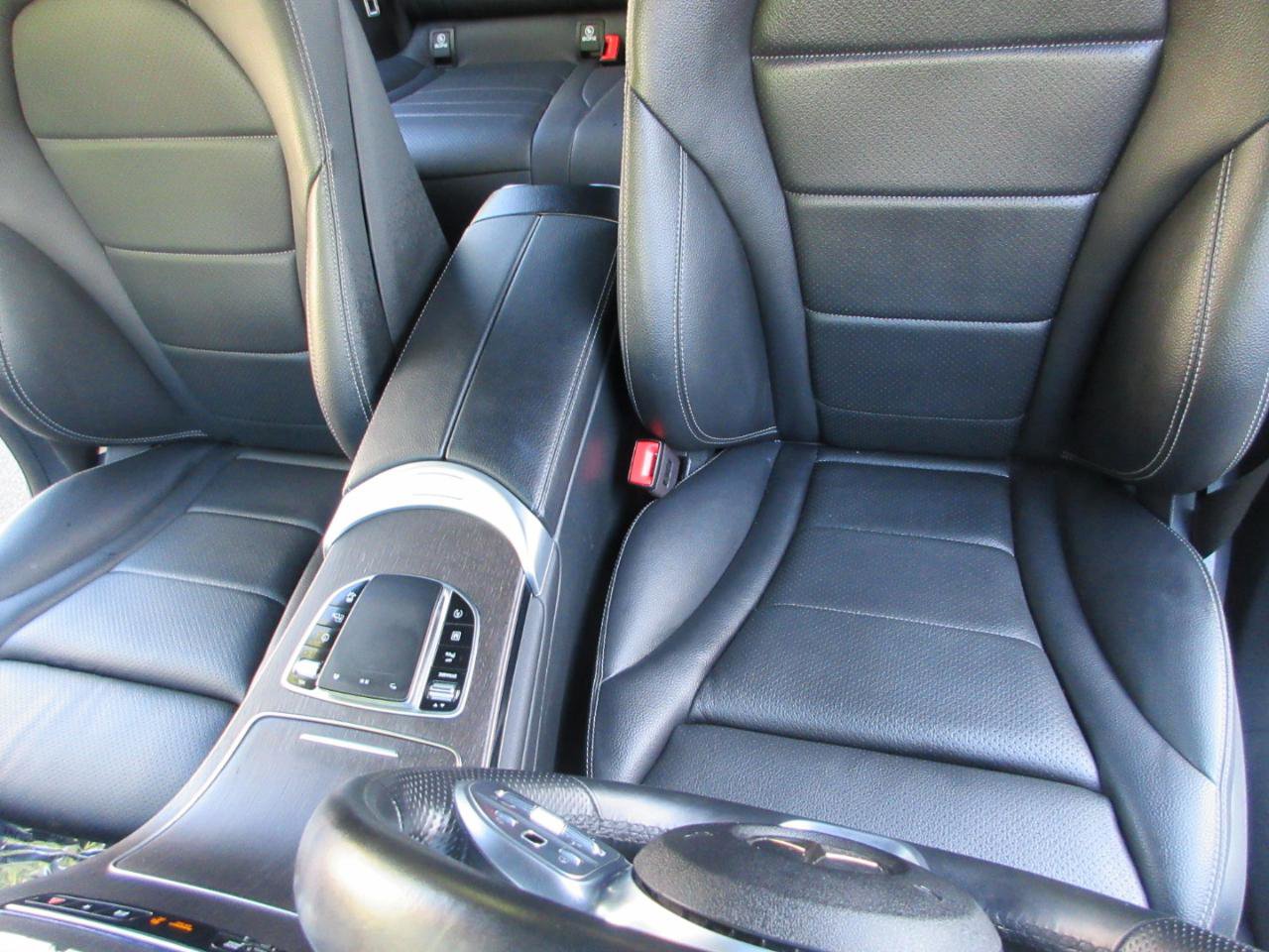 Used 2022 Mercedes-Benz GLC 300 4MATIC image 13