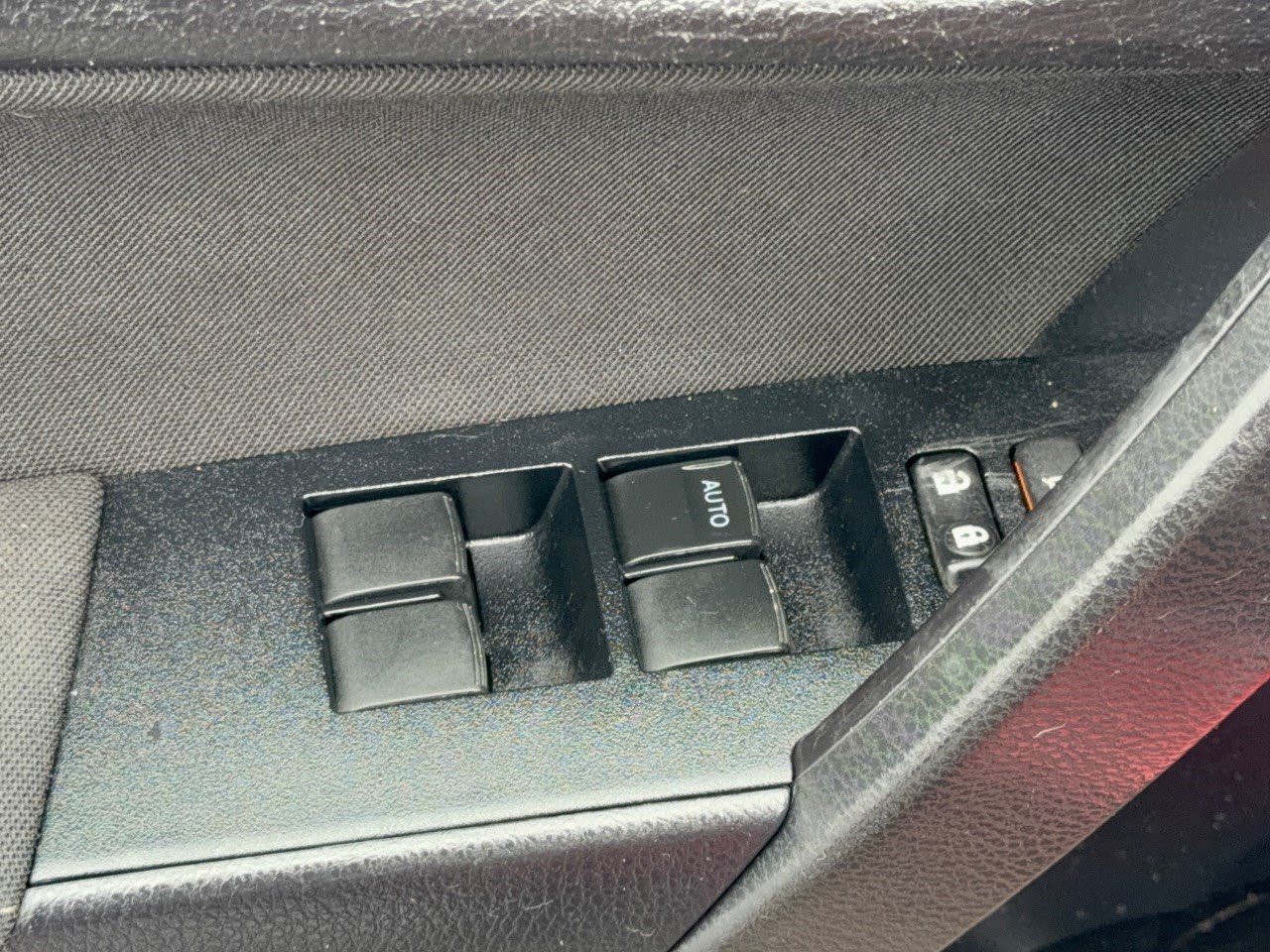 Used 2019 Toyota Corolla LE FWD image 15