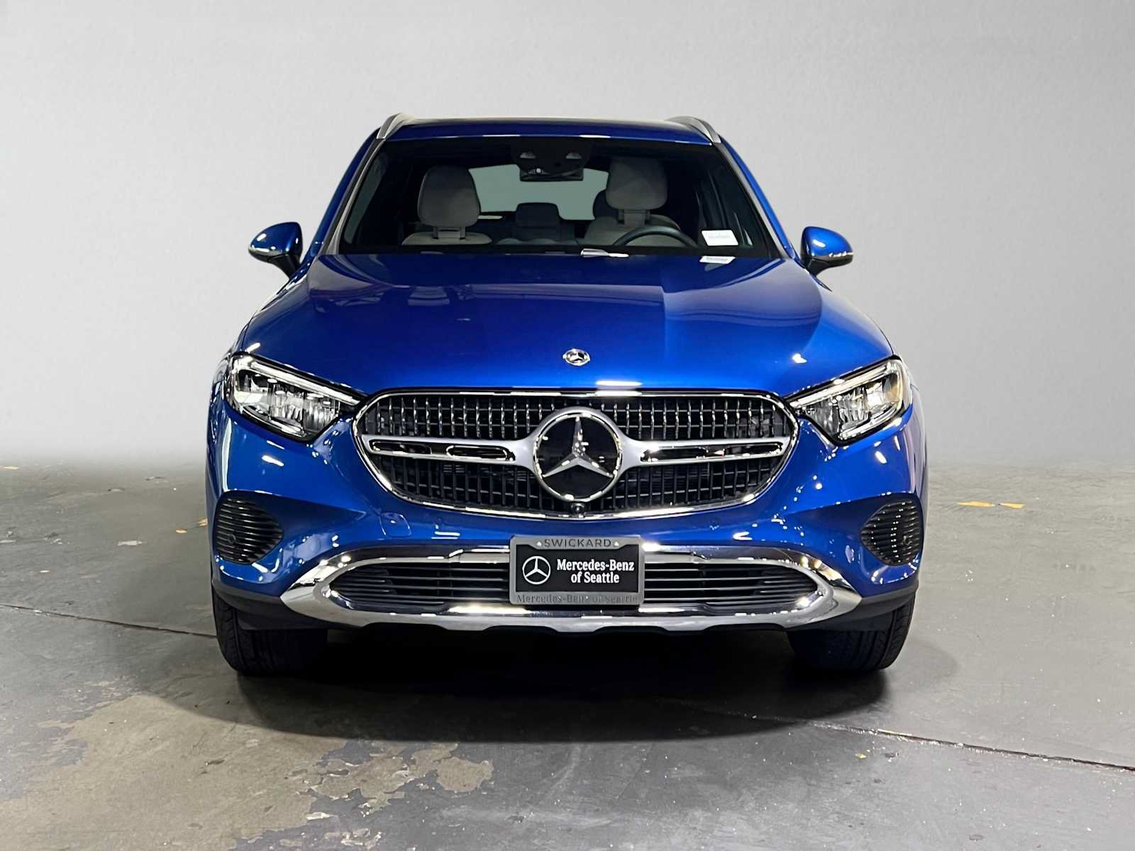 Used 2025 Mercedes-Benz GLC 300 image 8