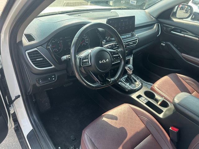 Used 2023 Kia Seltos SX image 13