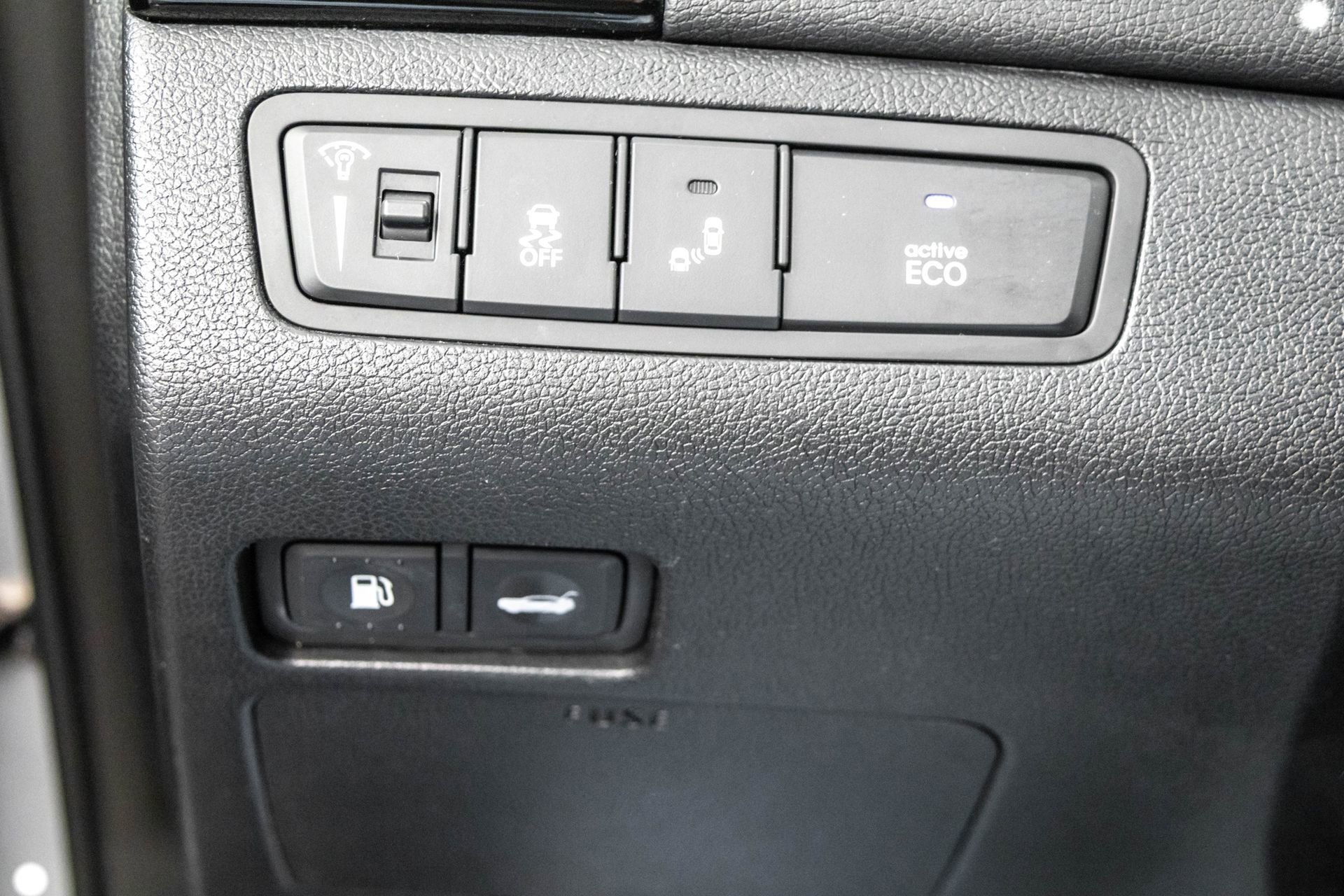 Used 2014 Hyundai Sonata Limited w/ Technology Package 05 image 18