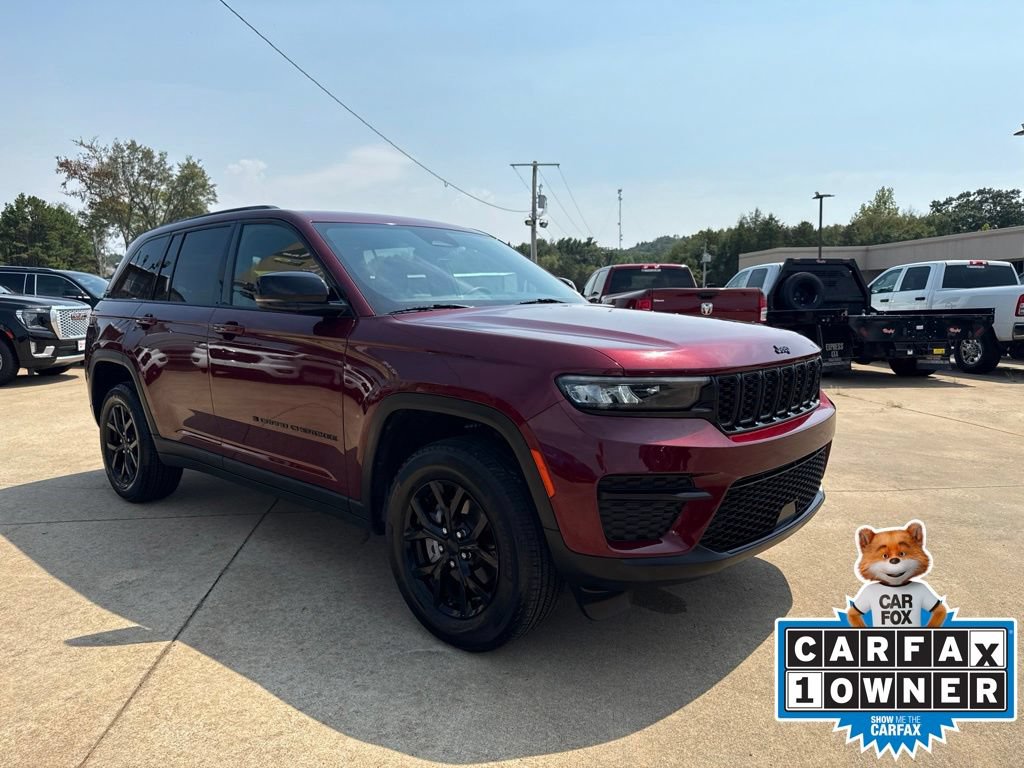 Certified 2024 Jeep Grand Cherokee Altitude RWD image 3