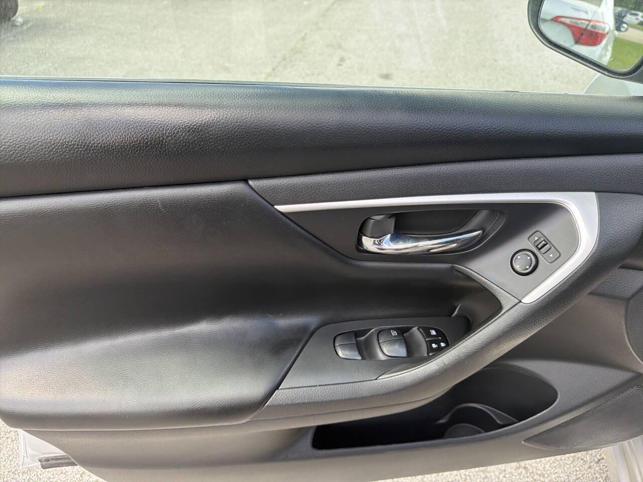 Used 2016 Nissan Altima 2.5 S w/ Power Driver Seat Package FWD image 12
