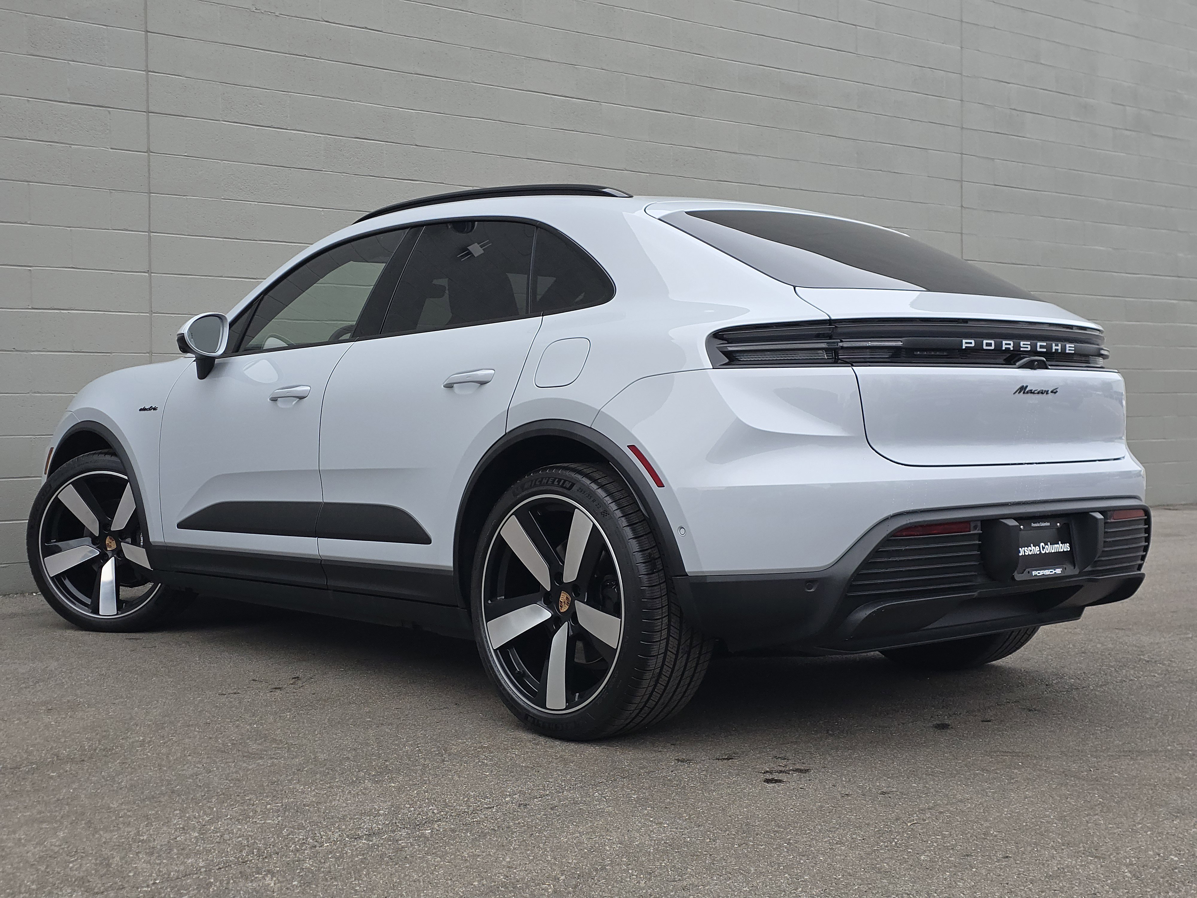 New 2026 Porsche Macan 4 Electric image 3