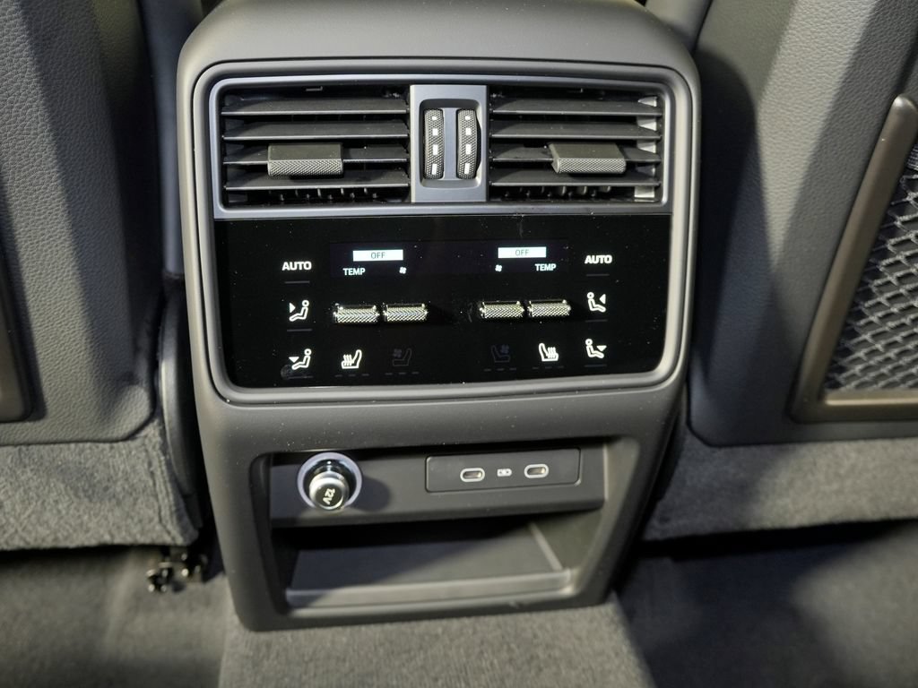 New 2026 Porsche Cayenne Coupe AWD/4WD image 36