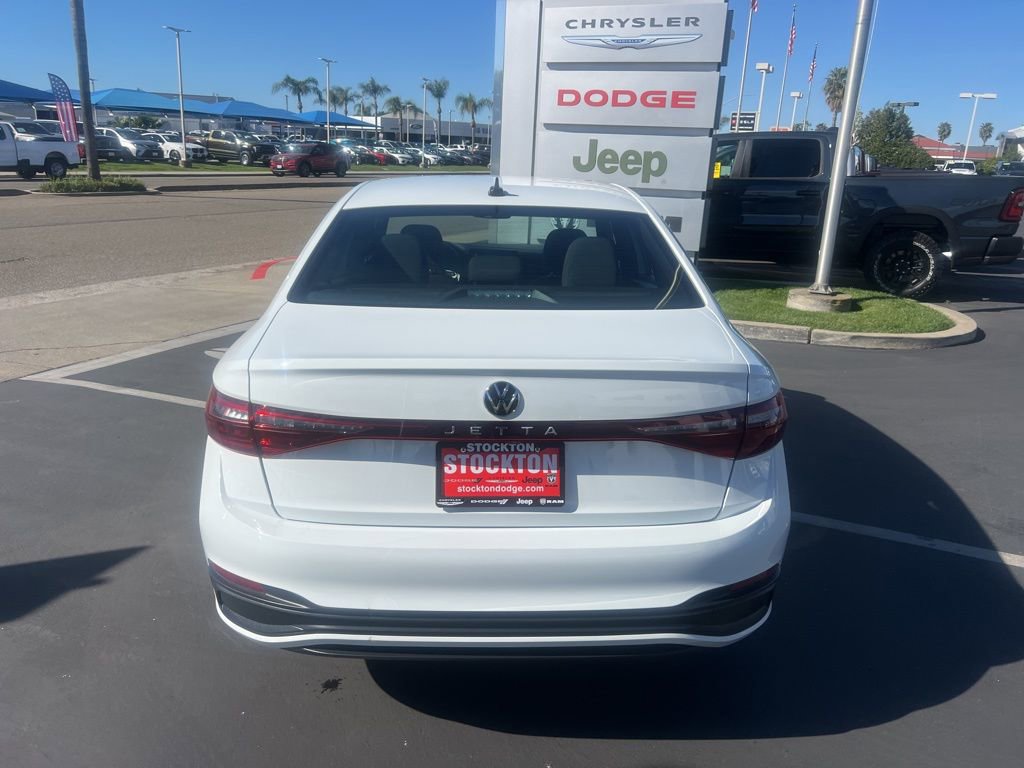 Used 2025 Volkswagen Jetta Sport image 13