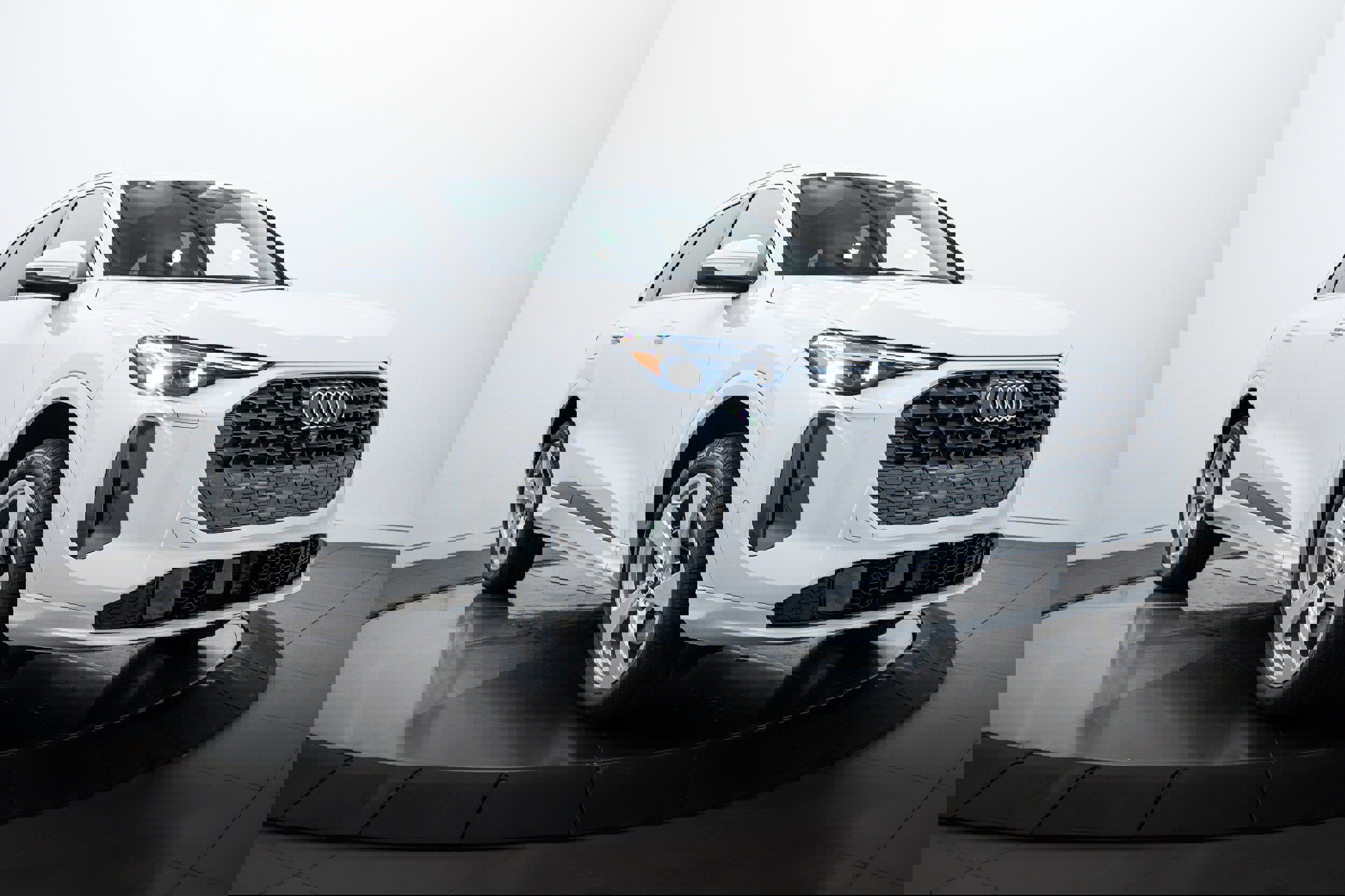 New 2025 Audi Q5 Premium Plus image 2