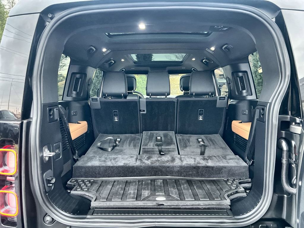 Used 2024 Land Rover Defender 130 X AWD/4WD image 18