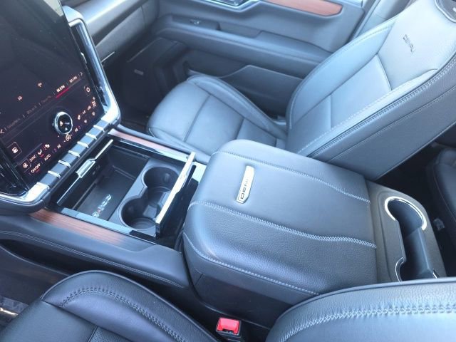Used 2025 GMC Yukon Denali AWD/4WD image 35