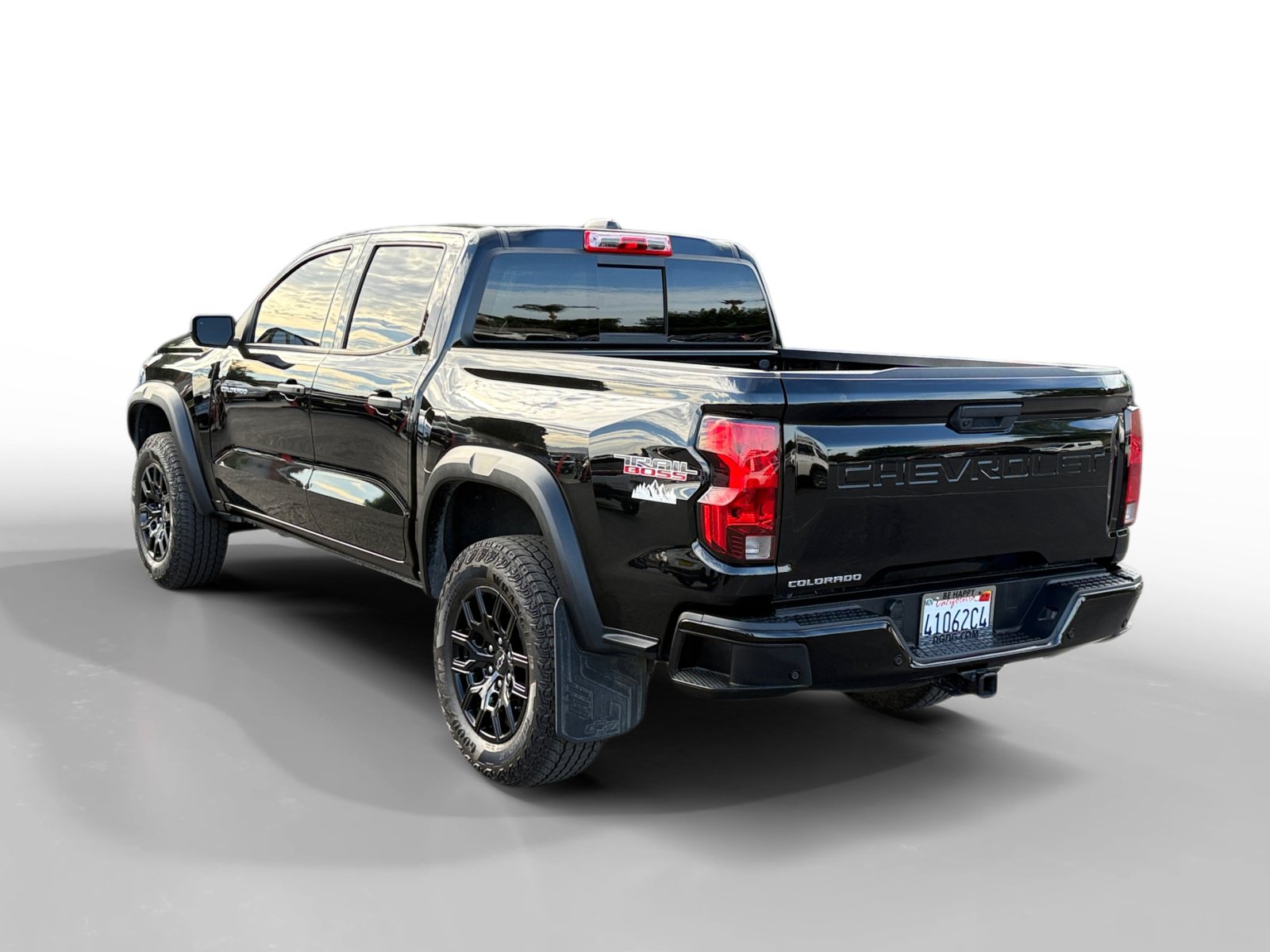 Used 2024 Chevrolet Colorado Trail Boss w/ Advanced Trailering Package AWD/4WD image 3