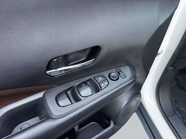 Used 2024 Nissan Kicks SR FWD image 19