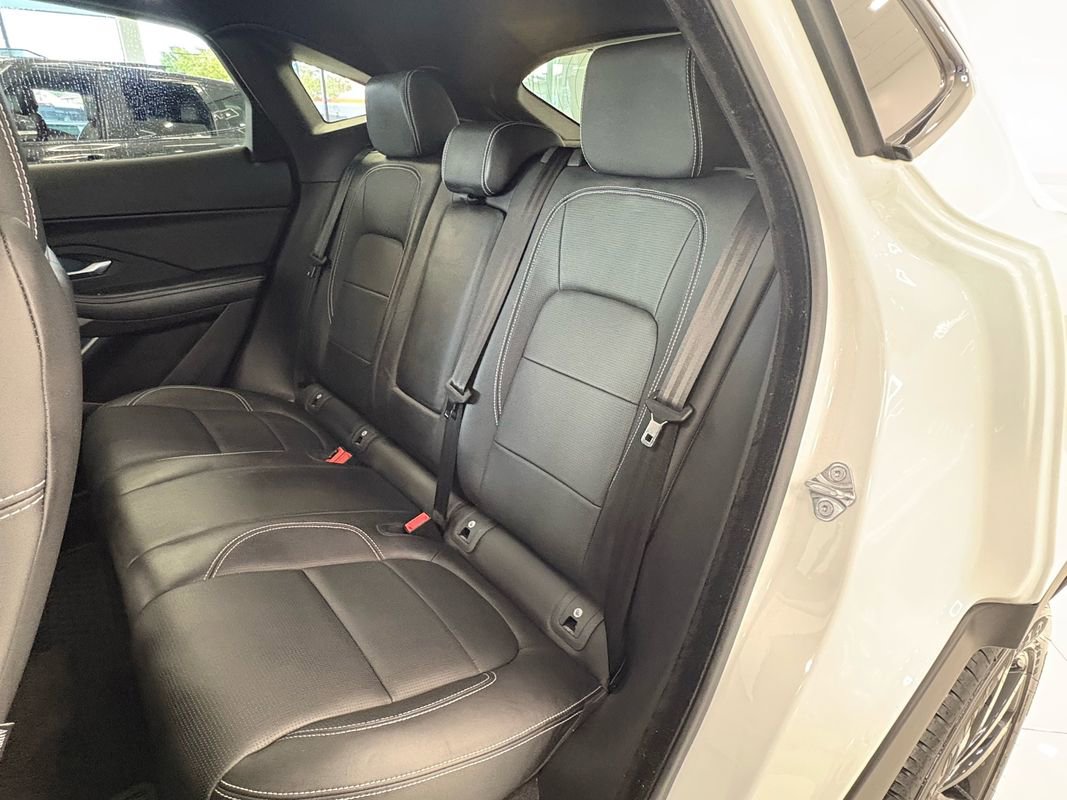 Used 2020 Jaguar E-PACE R-Dynamic HSE image 23