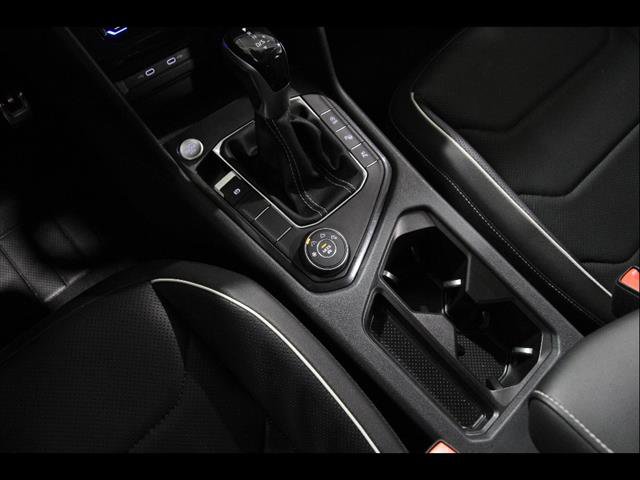 Used 2022 Volkswagen Tiguan SEL R-Line AWD/4WD image 15