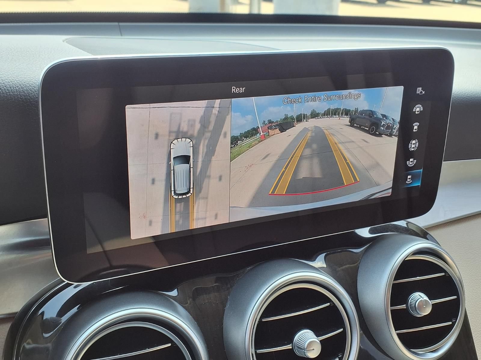 Used 2021 Mercedes-Benz GLC 300 image 11