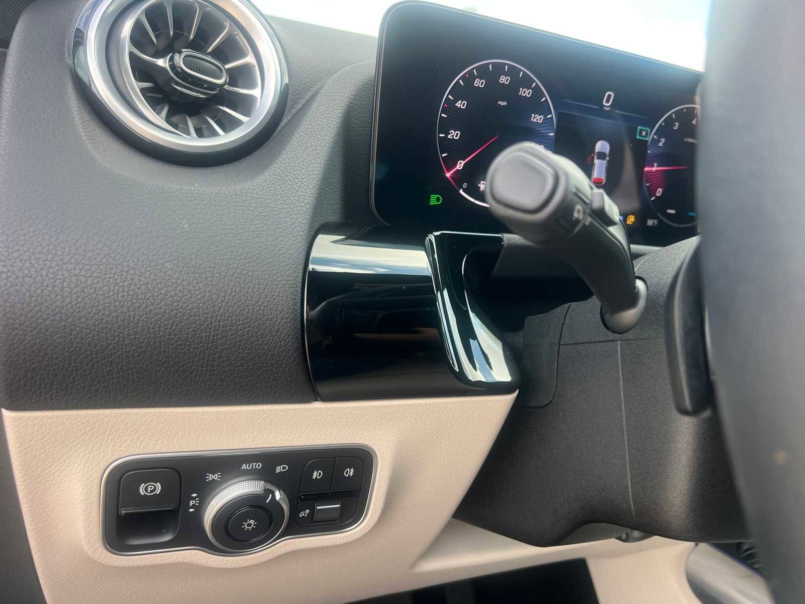 Used 2025 Mercedes-Benz GLA 250 image 22