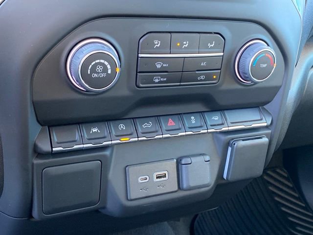 Used 2022 Chevrolet Silverado 1500 Custom image 12
