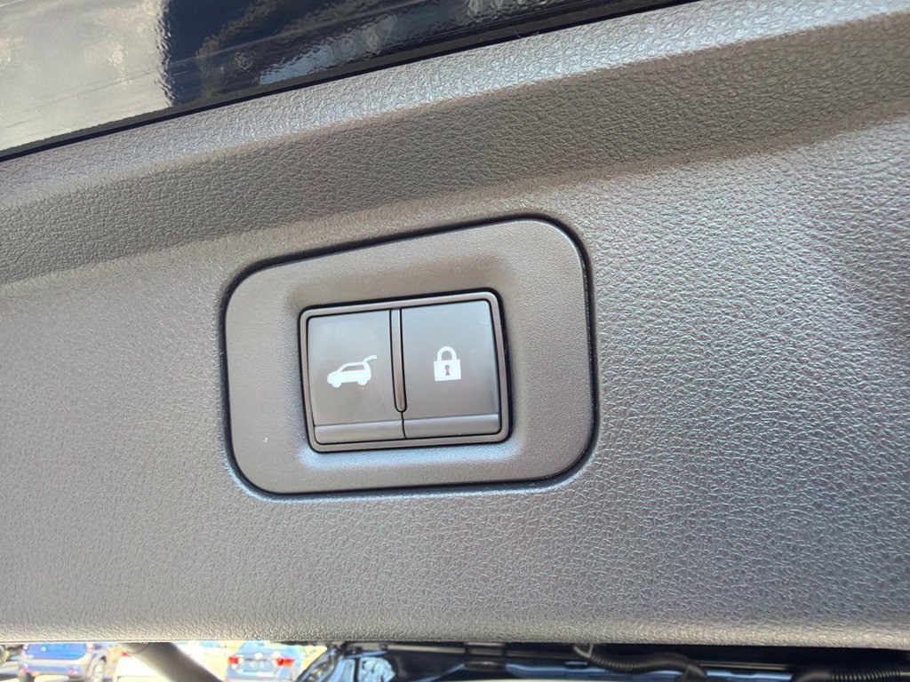 Certified 2026 Nissan Armada SL w/ Captain's Chari Seat Package AWD/4WD image 8