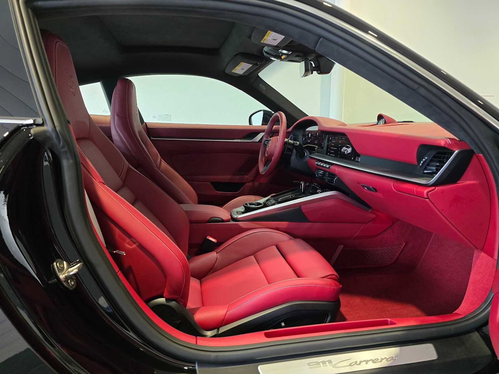 Used 2025 Porsche 911 Carrera image 11