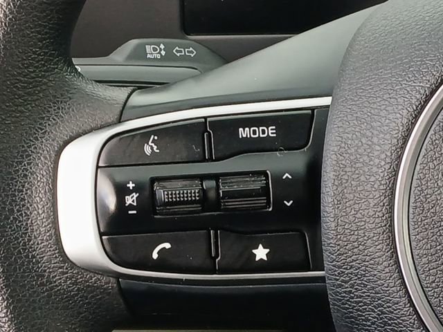 Used 2024 Kia Sportage LX image 10