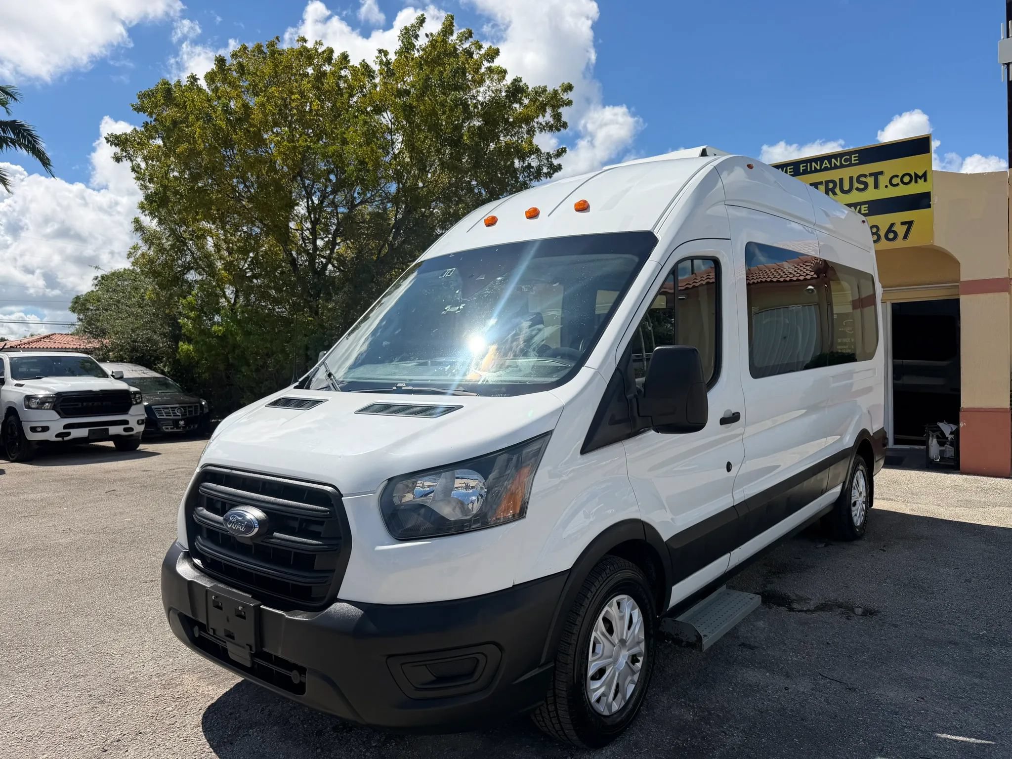 Used 2020 Ford Transit 350 148 High Roof RWD image 3